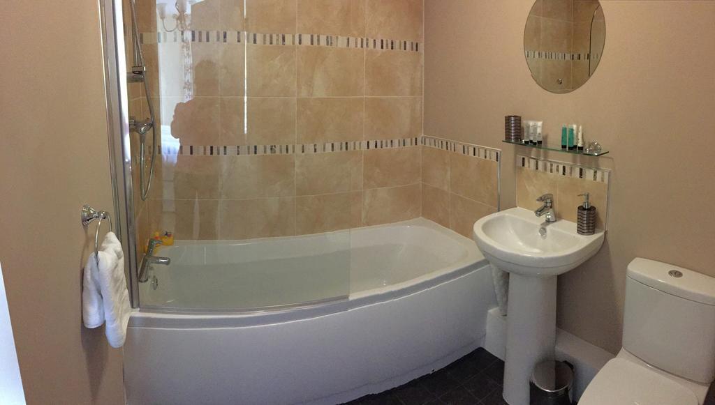 The White Swan Hotel Escrick Room photo